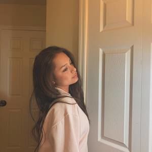 Meet your Posher, Deanira